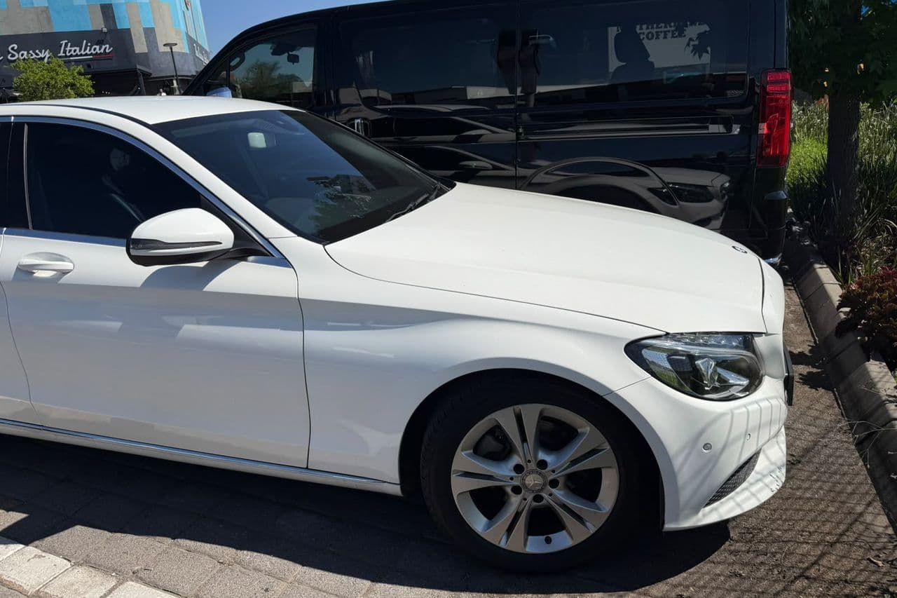 Mercedes Benz C 180 Auto 2016, photo