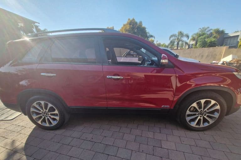 Kia Sorento 2.2D 4×4 7-seat Auto 2014 — photo