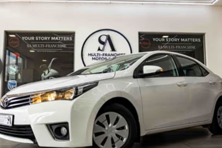 Toyota Corolla 1.3 Esteem 2015, photo