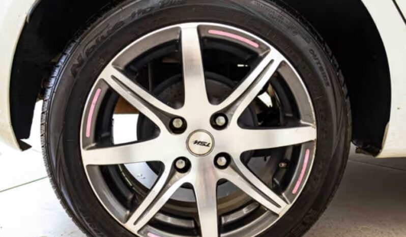 
								Ford Fiesta 1.4i 5dr Ambiente 5dr 2014 full									