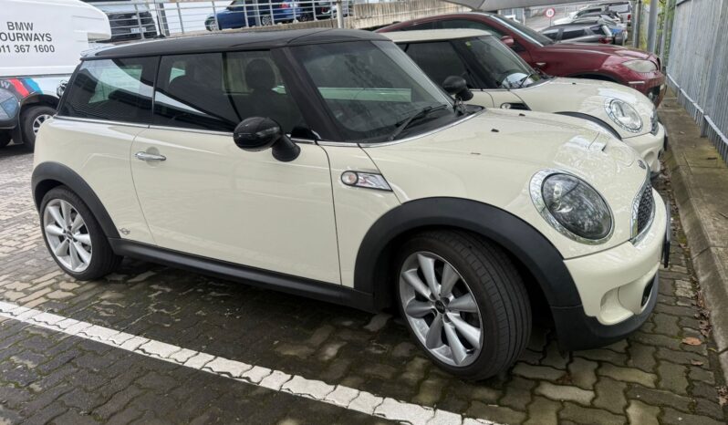 
								MINI Cooper S Mark III (135 kW) Steptronic 2013 full									