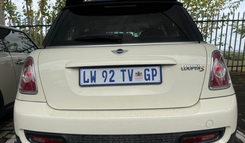 
								MINI Cooper S Mark III (135 kW) Steptronic 2013 full									