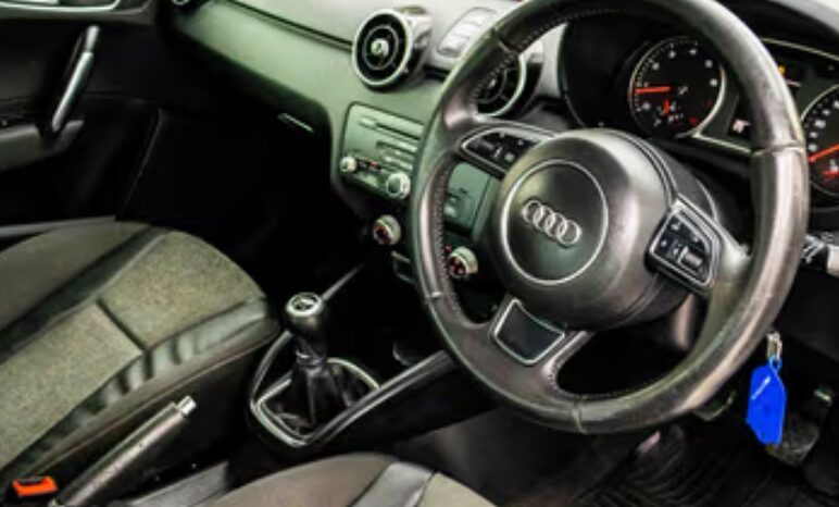 
								Audi A1 Sportback 1.4 T FSi Ambition 2013 full									