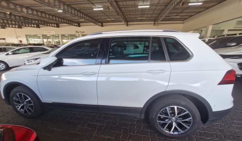 
								Volkswagen Tiguan 2.0 TDi Comfortline 4Motion DSG 2020 full									
