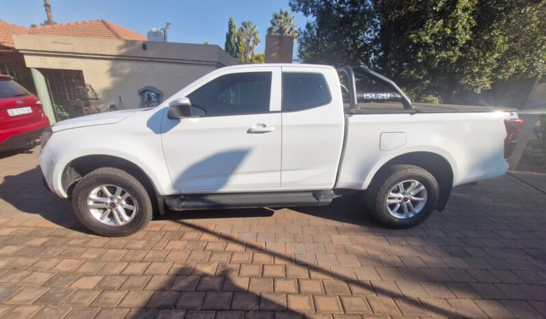 
								Isuzu D-Max 1.9 Ddi HR LS E-Cab Auto 2022 full									