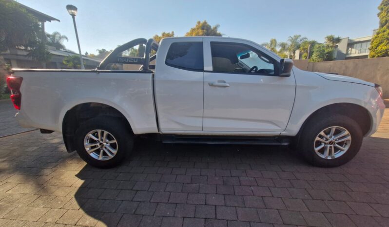 
								Isuzu D-Max 1.9 Ddi HR LS E-Cab Auto 2022 full									