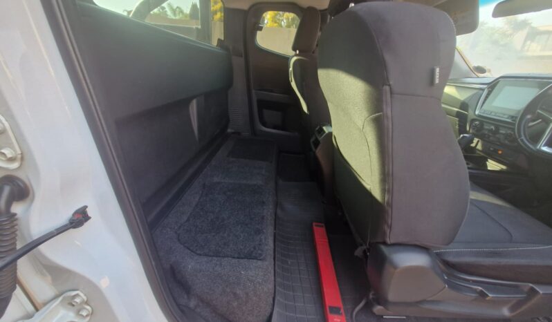 
								Isuzu D-Max 1.9 Ddi HR LS E-Cab Auto 2022 full									