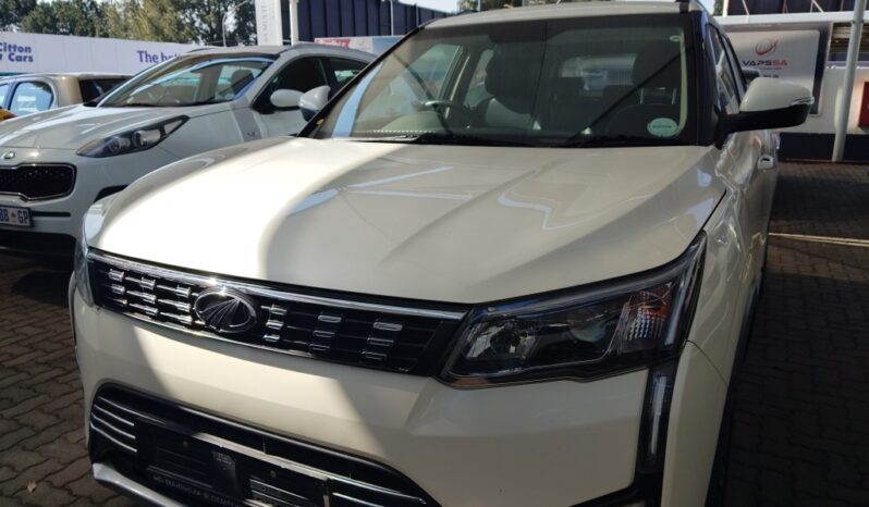 
								Mahindra XUV 300 1.2T (W8) 2022 full									