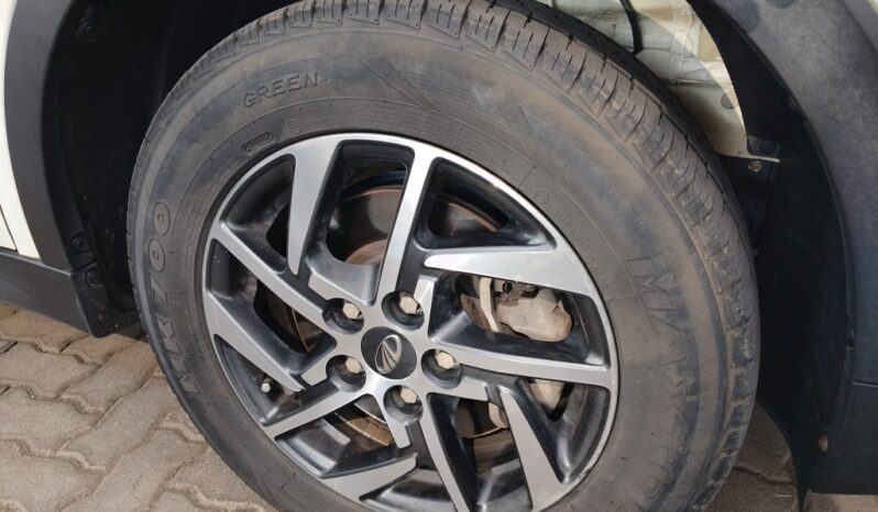 
								Mahindra XUV 300 1.2T (W8) 2022 full									