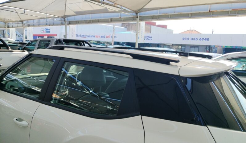 
								Mahindra XUV 300 1.2T (W8) 2022 full									