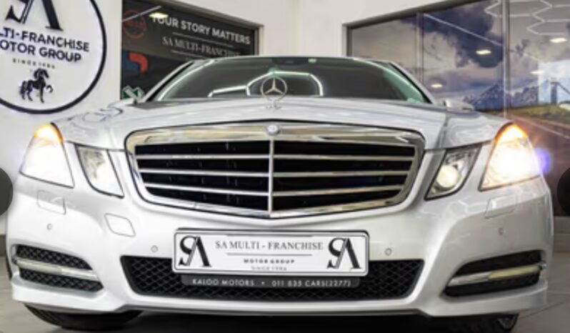 
								Mercedes Benz E 200 CGi Blue Efficiency Elegance 2011 full									