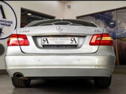 
										Mercedes Benz E 200 CGi Blue Efficiency Elegance 2011 full									