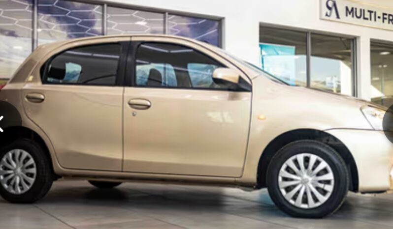 
								Toyota Etios 1.5 Xs/Sprint 5 Door 2014 full									
