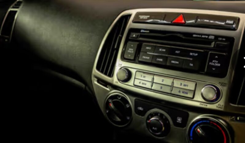 
								Hyundai i20 1.4 (73 kW) Fluid Auto 2014 full									