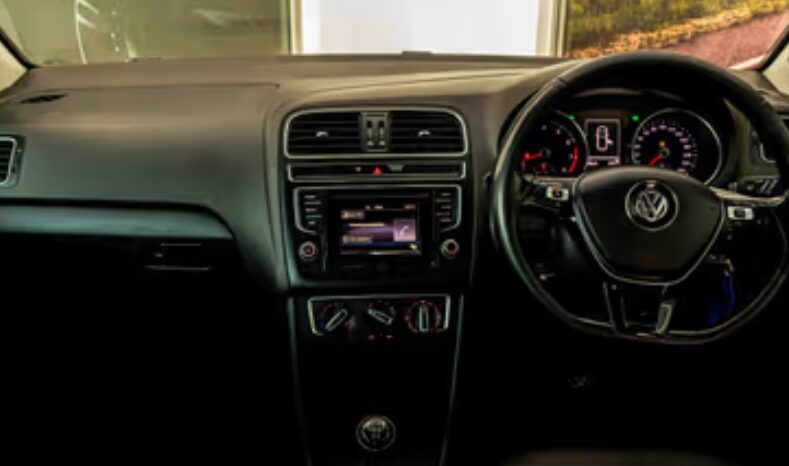 
								Volkswagen (VW) Polo 1.2 GP TSi Comfortline 2017 full									