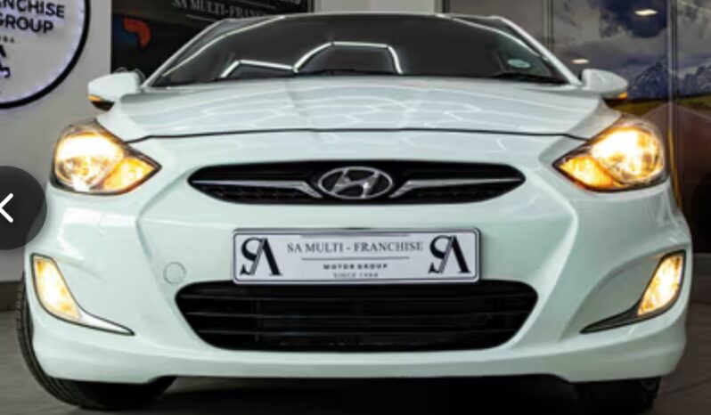 
								Hyundai Accent IV 1.6 GLS Fluid 2011 full									