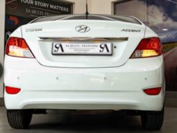 
										Hyundai Accent IV 1.6 GLS Fluid 2011 full									