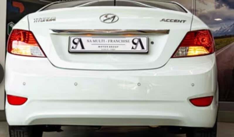 
								Hyundai Accent IV 1.6 GLS Fluid 2011 full									