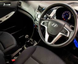 
										Hyundai Accent IV 1.6 GLS Fluid 2011 full									