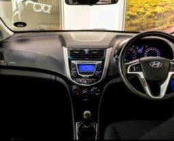 
										Hyundai Accent IV 1.6 GLS Fluid 2011 full									