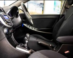 
										Hyundai Accent IV 1.6 GLS Fluid 2011 full									