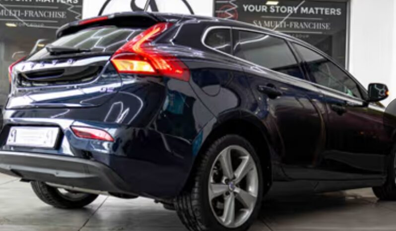 
								Volvo V40 D2 Inscription 2016 full									