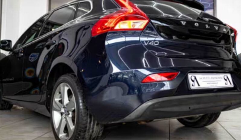 
								Volvo V40 D2 Inscription 2016 full									