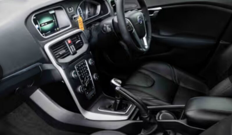 
								Volvo V40 D2 Inscription 2016 full									