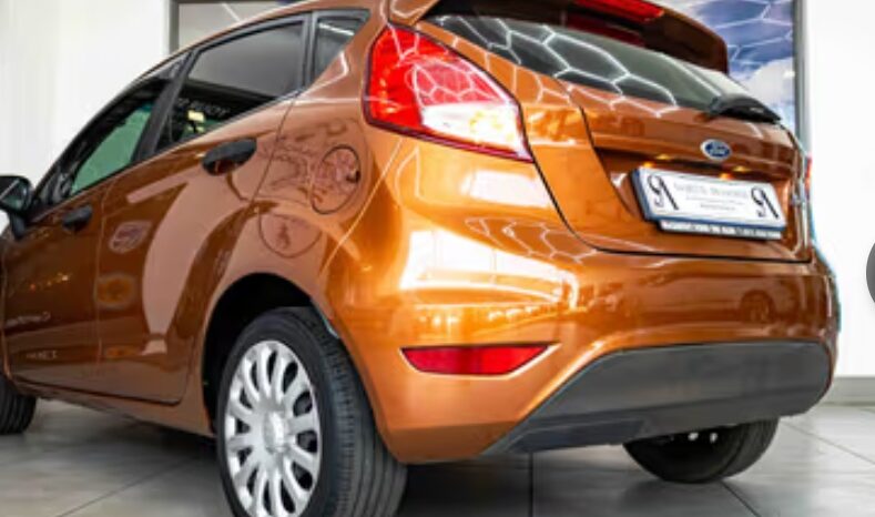 
								Ford Fiesta 1.4i (71 kW) Ambiente Hatch Back 2016 full									