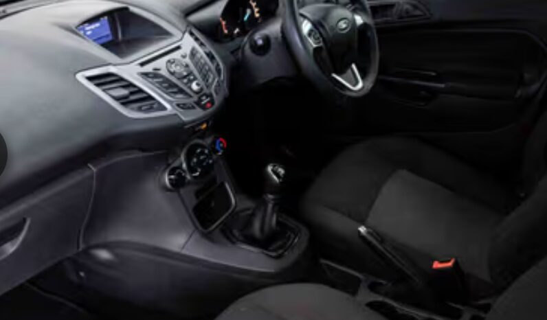 
								Ford Fiesta 1.4i (71 kW) Ambiente Hatch Back 2016 full									